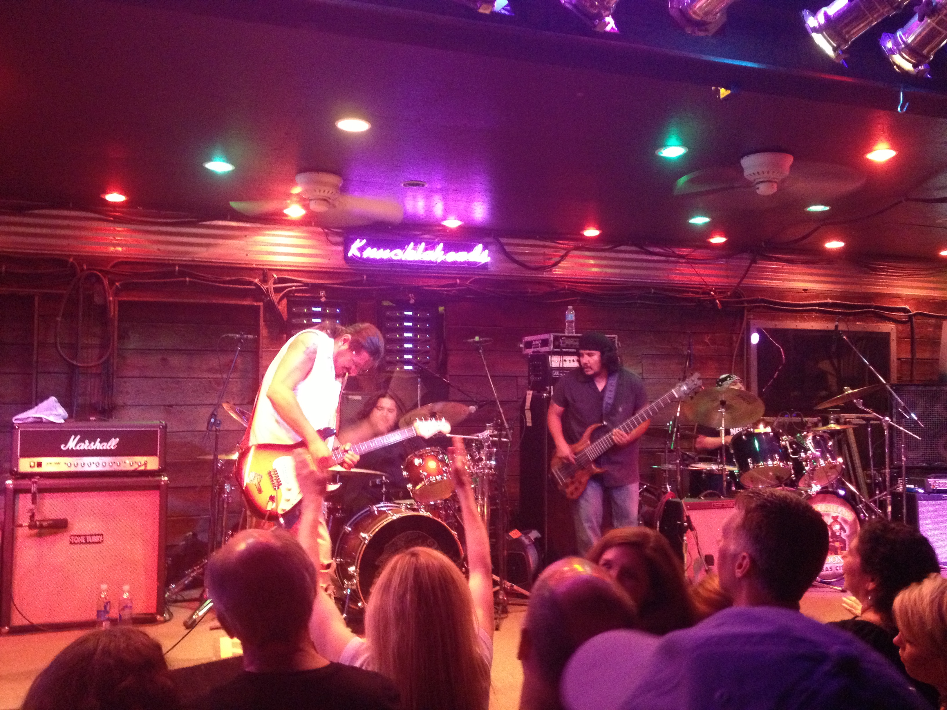 LosLonelyBoys2013-06-29KnuckleheadsSaloonKansasCityMO (16).JPG